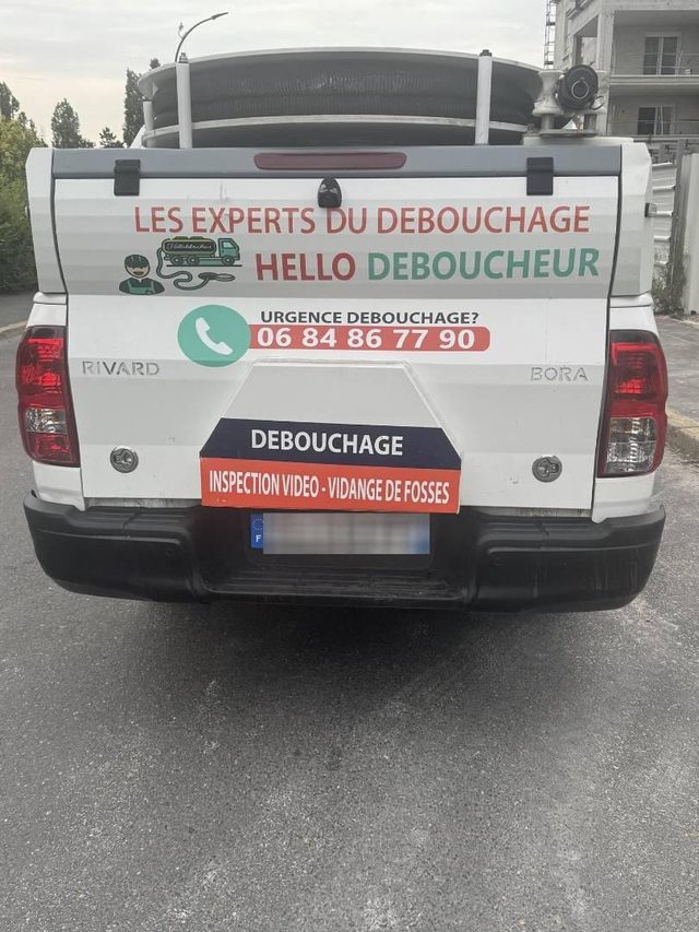 Hello Déboucheur, vos experts de l'assainissement : Débouchage, inspection et pompage 24/7